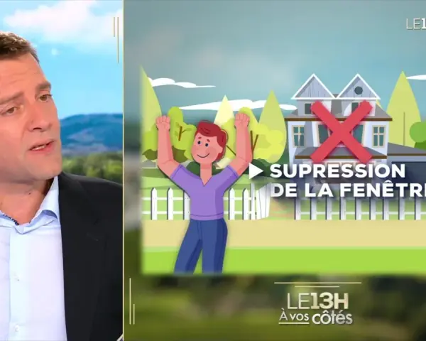 Illustration d'une maison avec une croix rouge sur une fenêtre, symbolisant la perte d'intimité vue plongeante. Un personnage joyeux célèbre la suppression de la fenêtre.